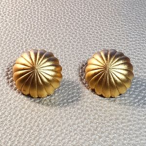 Monet Vintage Goldtone Clip On Earings